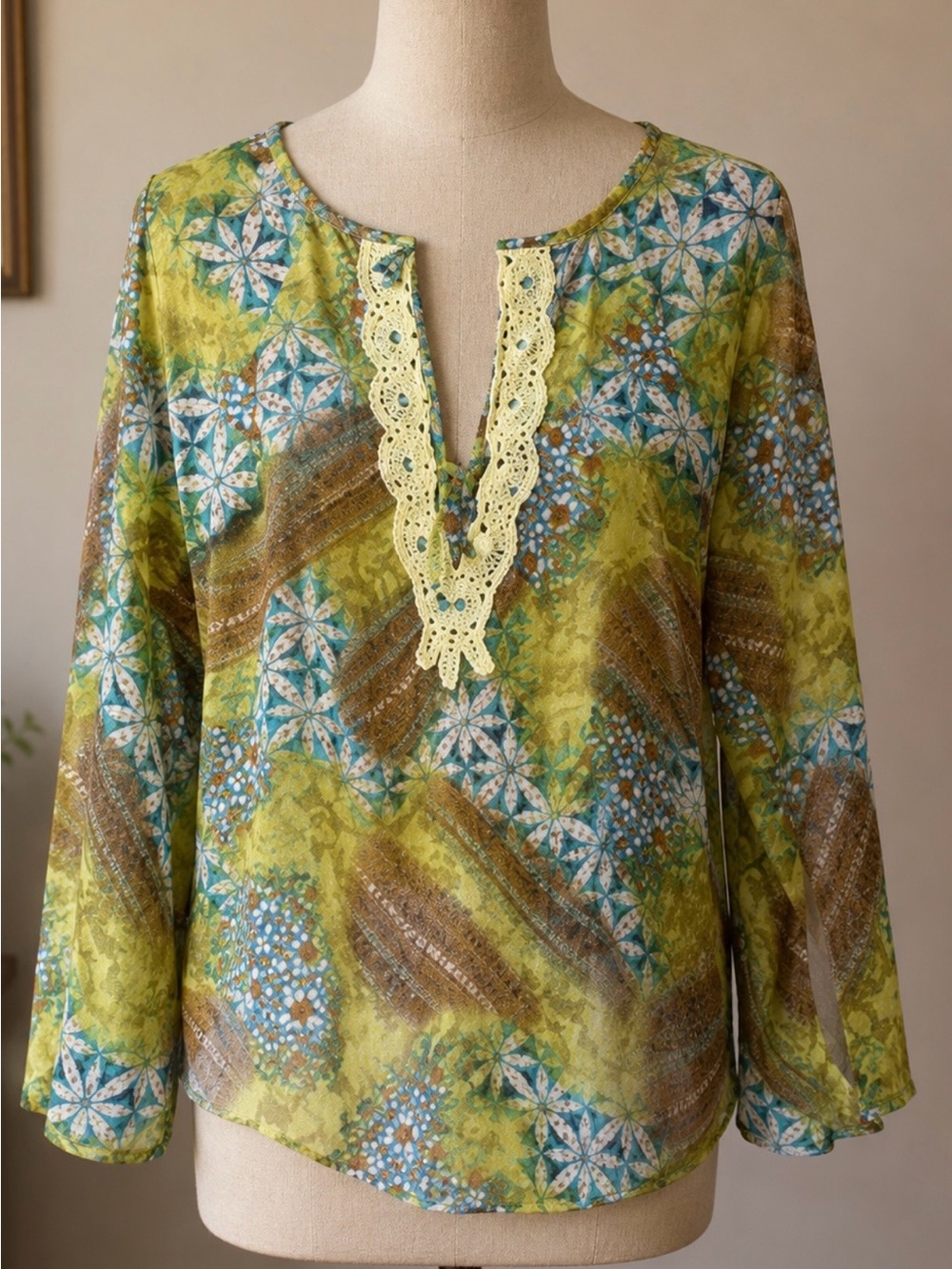 Yellow-Green Floral Boho Blouse with Cream Lace Trim, blue jewels , ptp 19, L-26